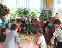 День пчел в детском саду – медовое настроение у всех! День пчел в детском саду – медовое настроение у всех!.